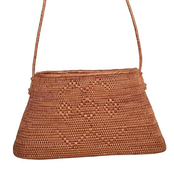 Bali Rattan Shoulder Bag - Picture 3 of 8